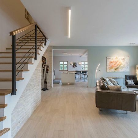 Design And Luxury Villa With Pool Kukci Esterno foto