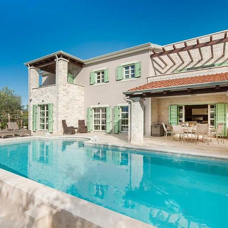 Design And Luxury Villa With Pool Kukci Esterno foto