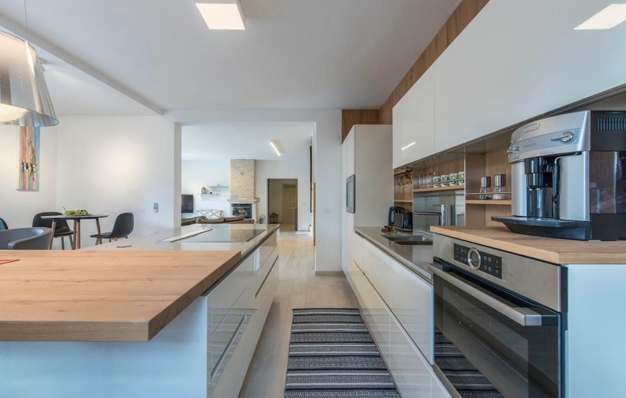 Design And Luxury Villa With Pool Kukci Esterno foto